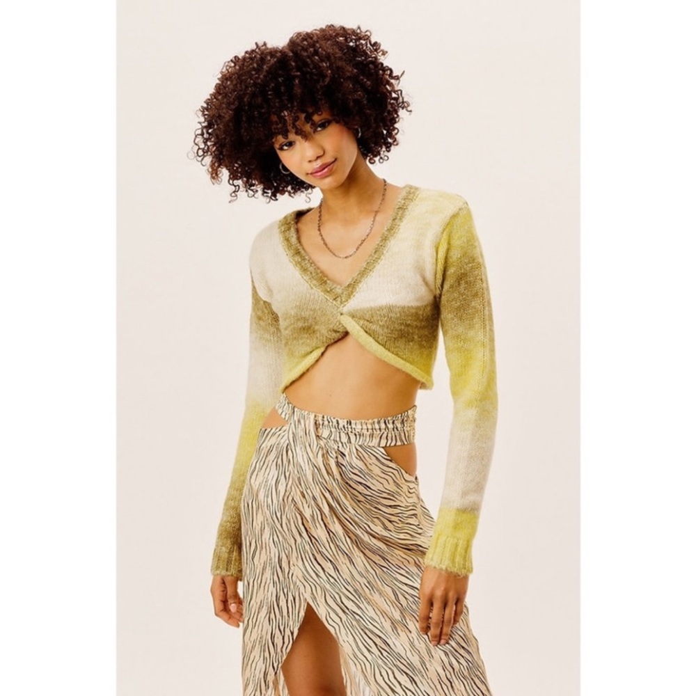 NWT For Love & Lemons Green Celeste Twist Front Crop Sweater - Size m - Picture 2 of 5